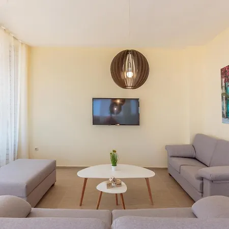 Луксозна вила Coral Luxury