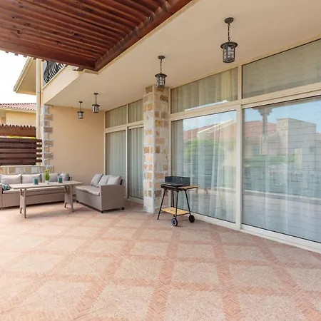 Луксозна вила Coral Luxury *