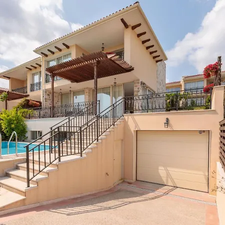 Луксозна вила Coral Luxury *