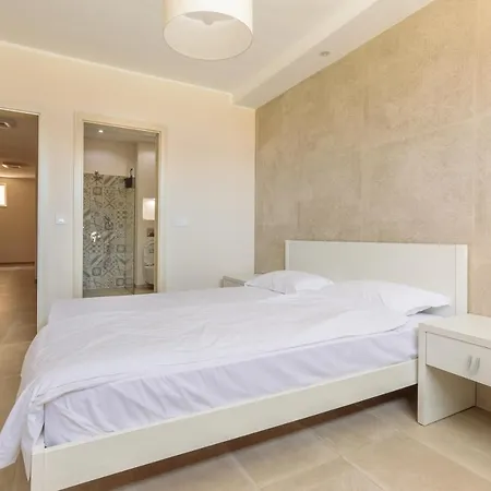 Coral Luxury Луксозна вила Лозенец